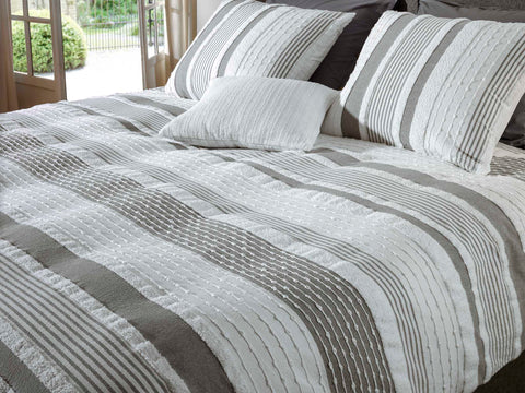 Yellow Dekbedovertrek Melanie Brilliant White - Voorzijde: 75% Katoen, 25% Polyester / Achterzijde: 100% Katoen-Perkal